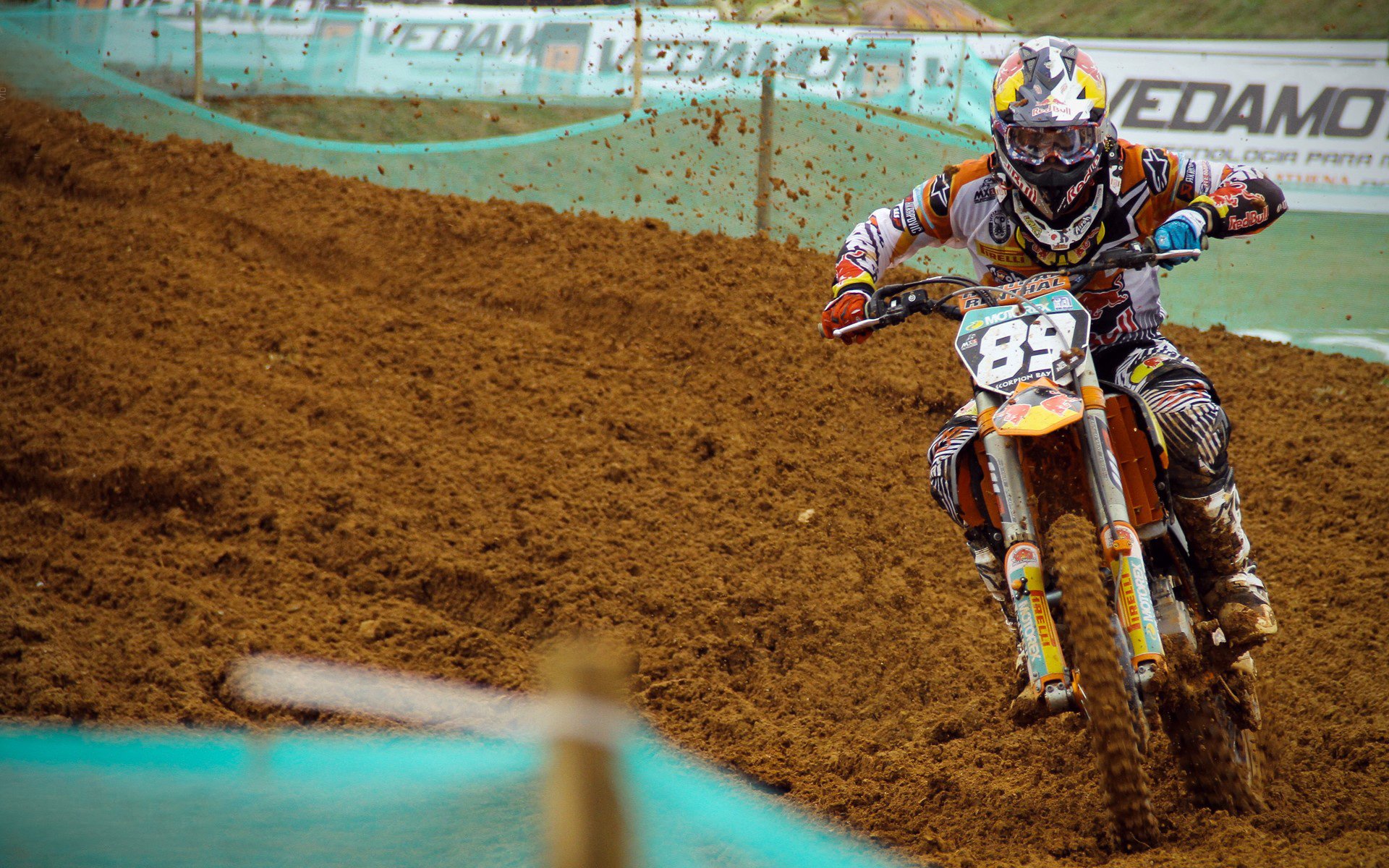 _未来都市：高科技智能场馆带来的比赛新体验_，智能科技展厅设计方案