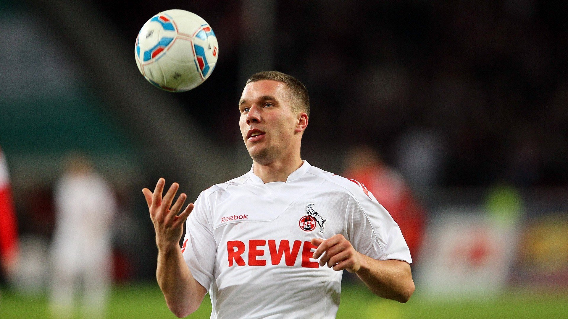 爱游戏电竞-《线上线下融合：混合赛事带来新体验》，线上线下融合的模式